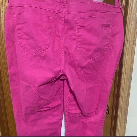 Cute fuchsia, pink crop pants size 12 - Picture 4 of 4